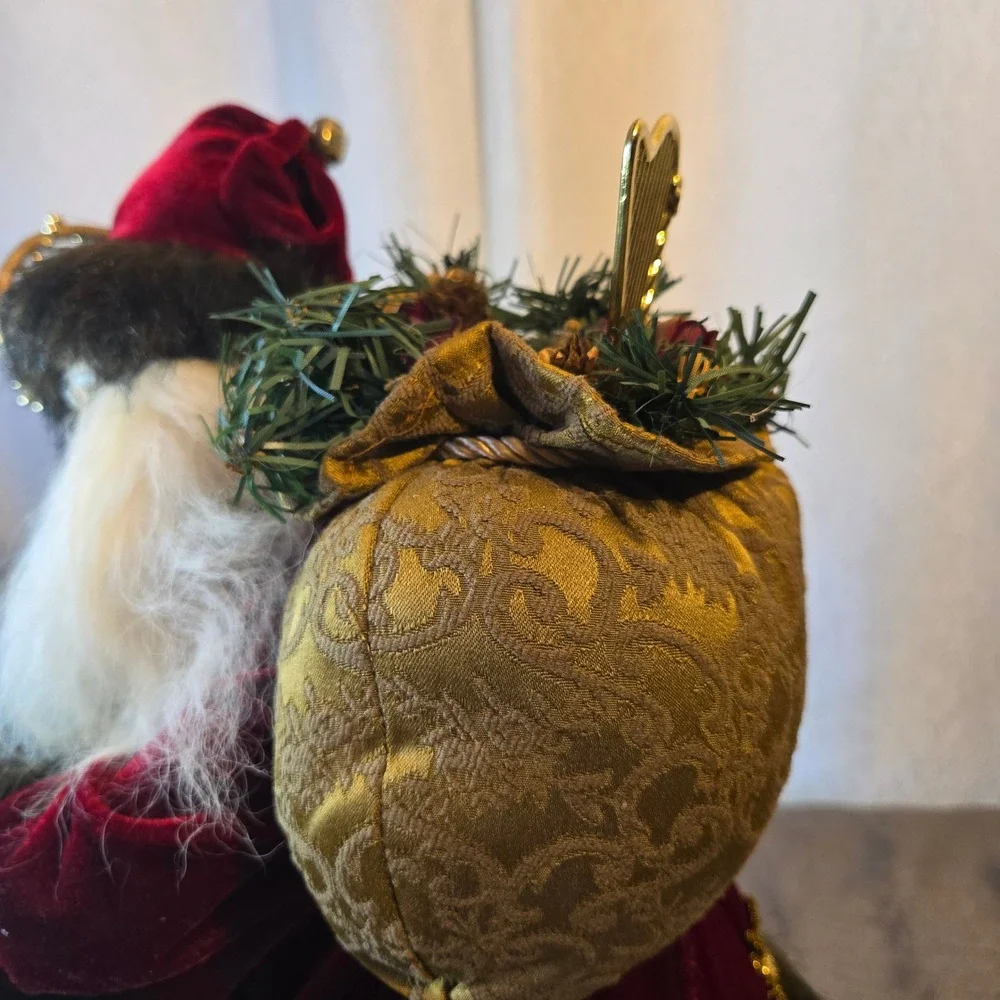 Old‎ World Santa Christmas 18